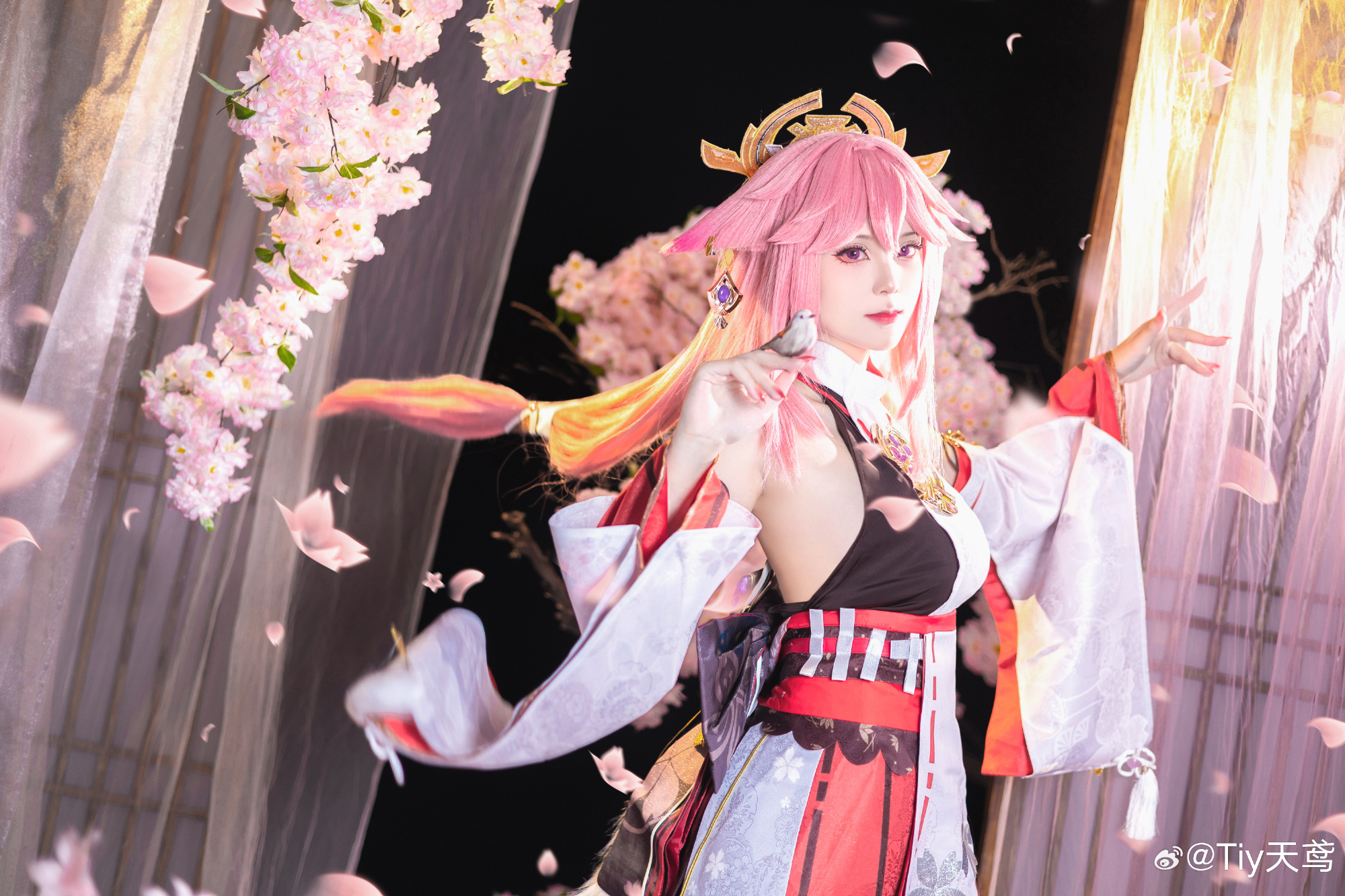 S[COS系]  Tiy天鸢 COSPLAY 与我而言，不变也是一种美好，啊呀，可尘世哪是如此不变之物。 原神 八重神子