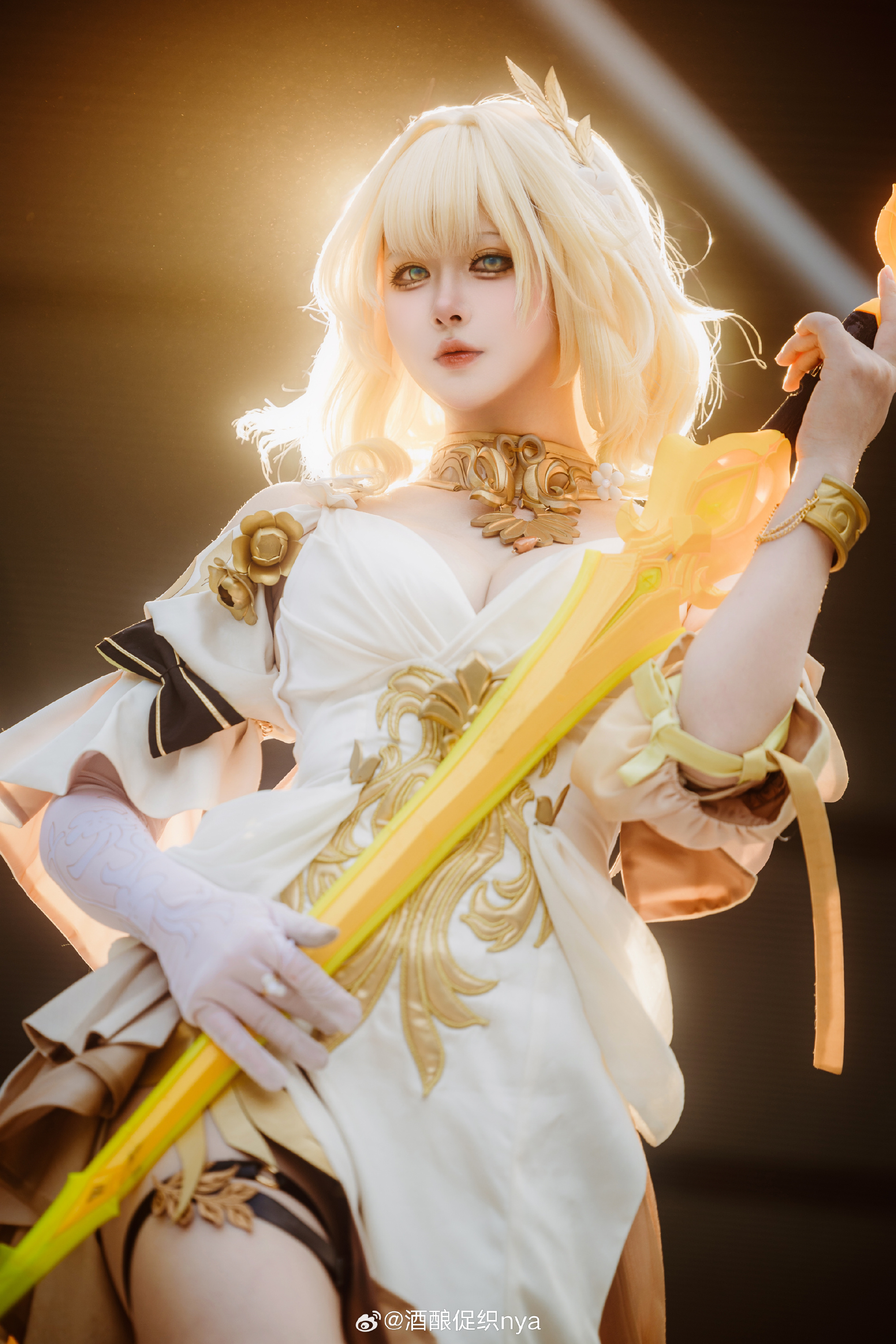 S[COS系] 酒酿促织nya COSPLAY 织者抚弄金丝，连缀命运。 崩坏：星穹铁道 阿格莱雅