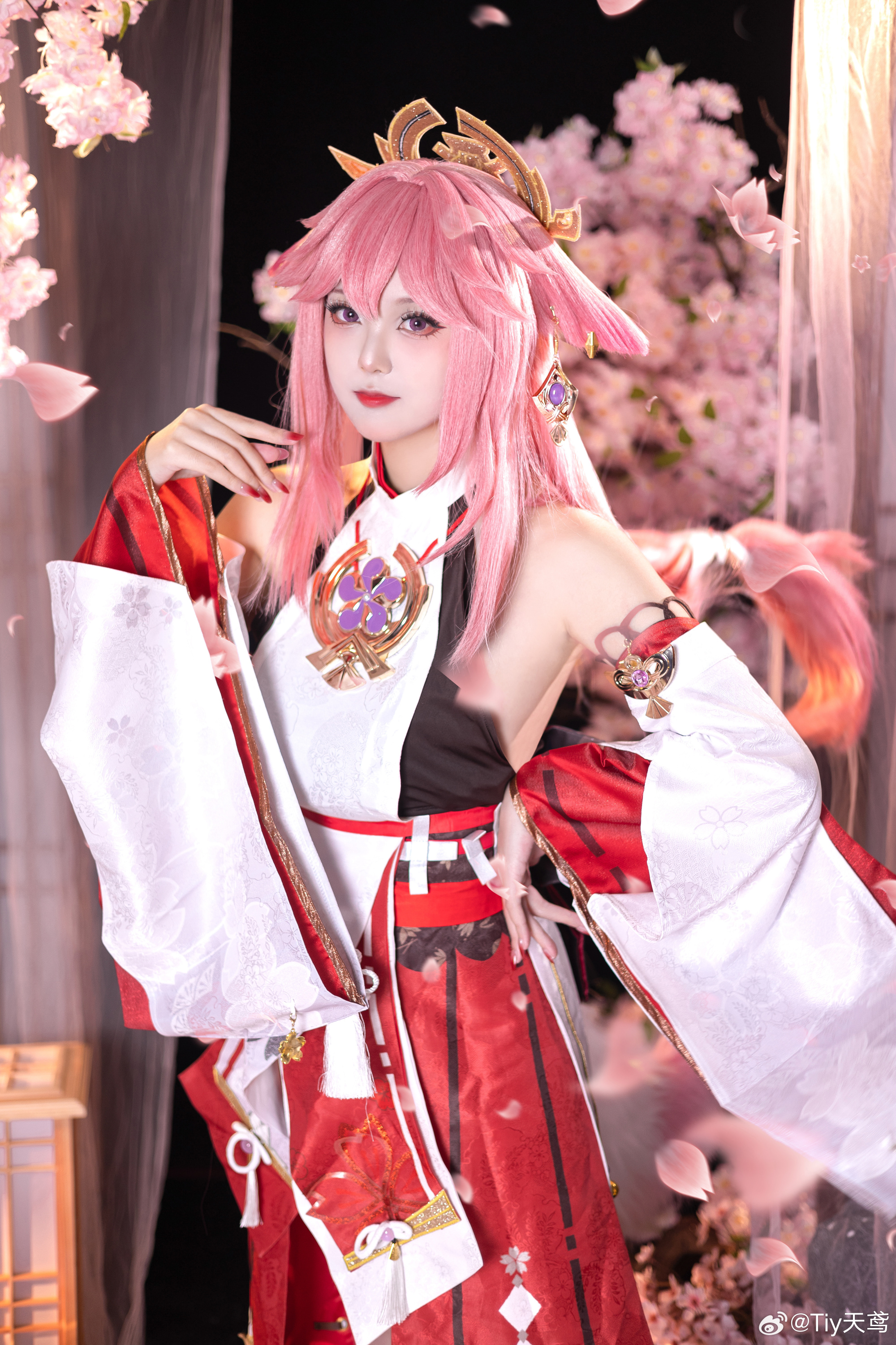 S[COS系]  Tiy天鸢 COSPLAY 与我而言，不变也是一种美好，啊呀，可尘世哪是如此不变之物。 原神 八重神子