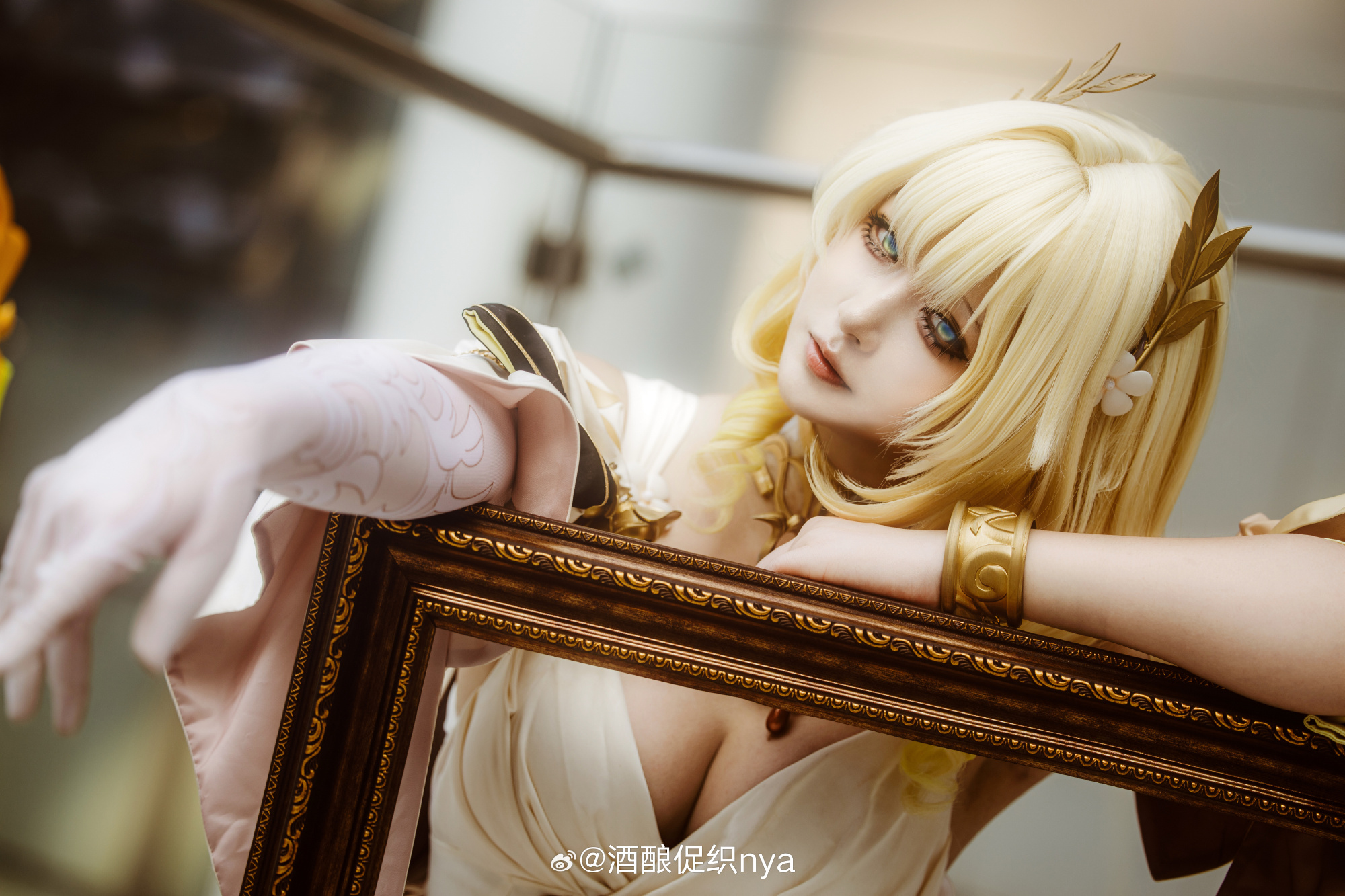 S[COS系] 酒酿促织nya COSPLAY 织者抚弄金丝，连缀命运。 崩坏：星穹铁道 阿格莱雅