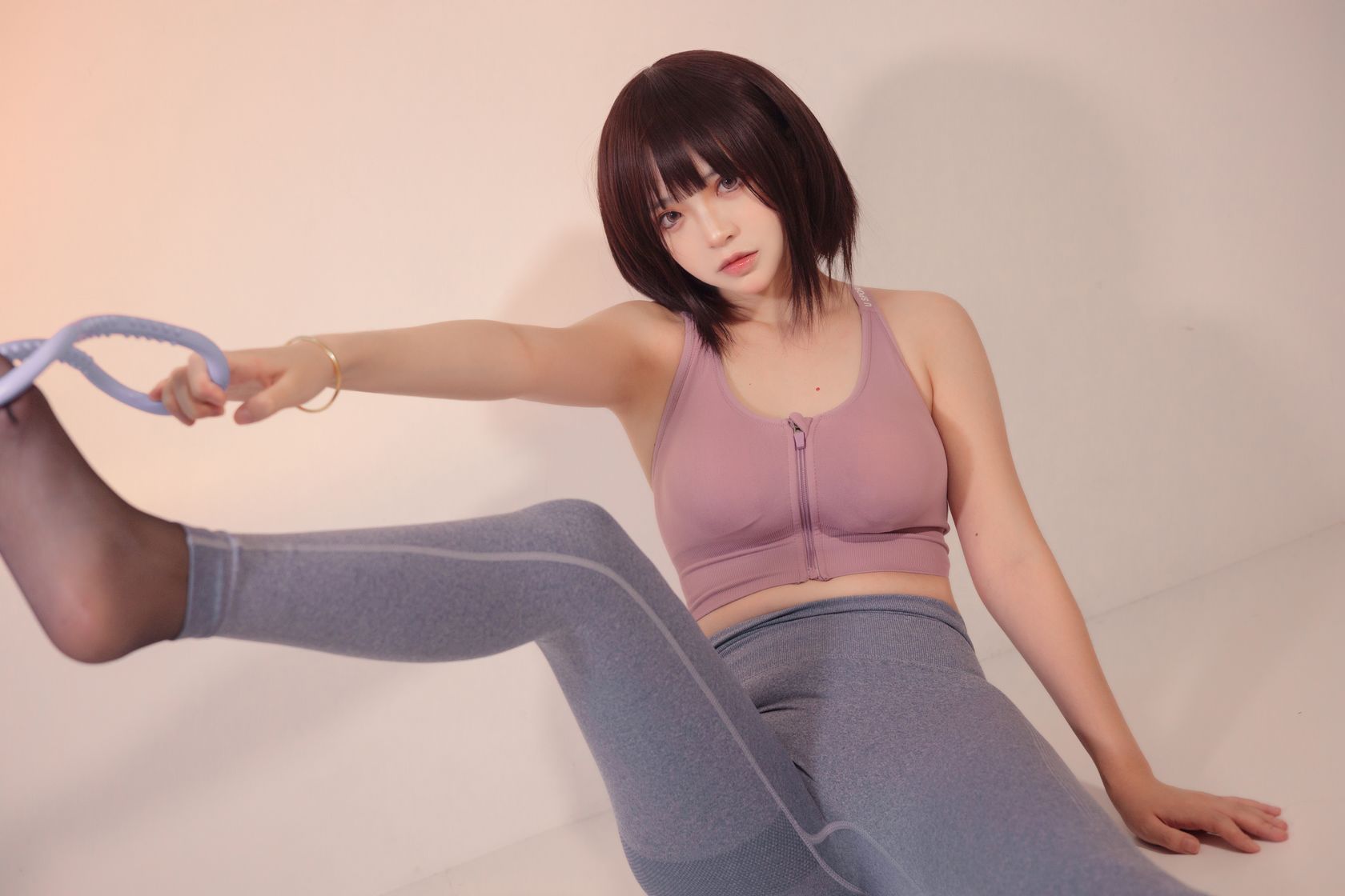 S[COS系] 疯猫sS  白色情人节福袋 运动衣  紧身 运动衣服下的完美身材