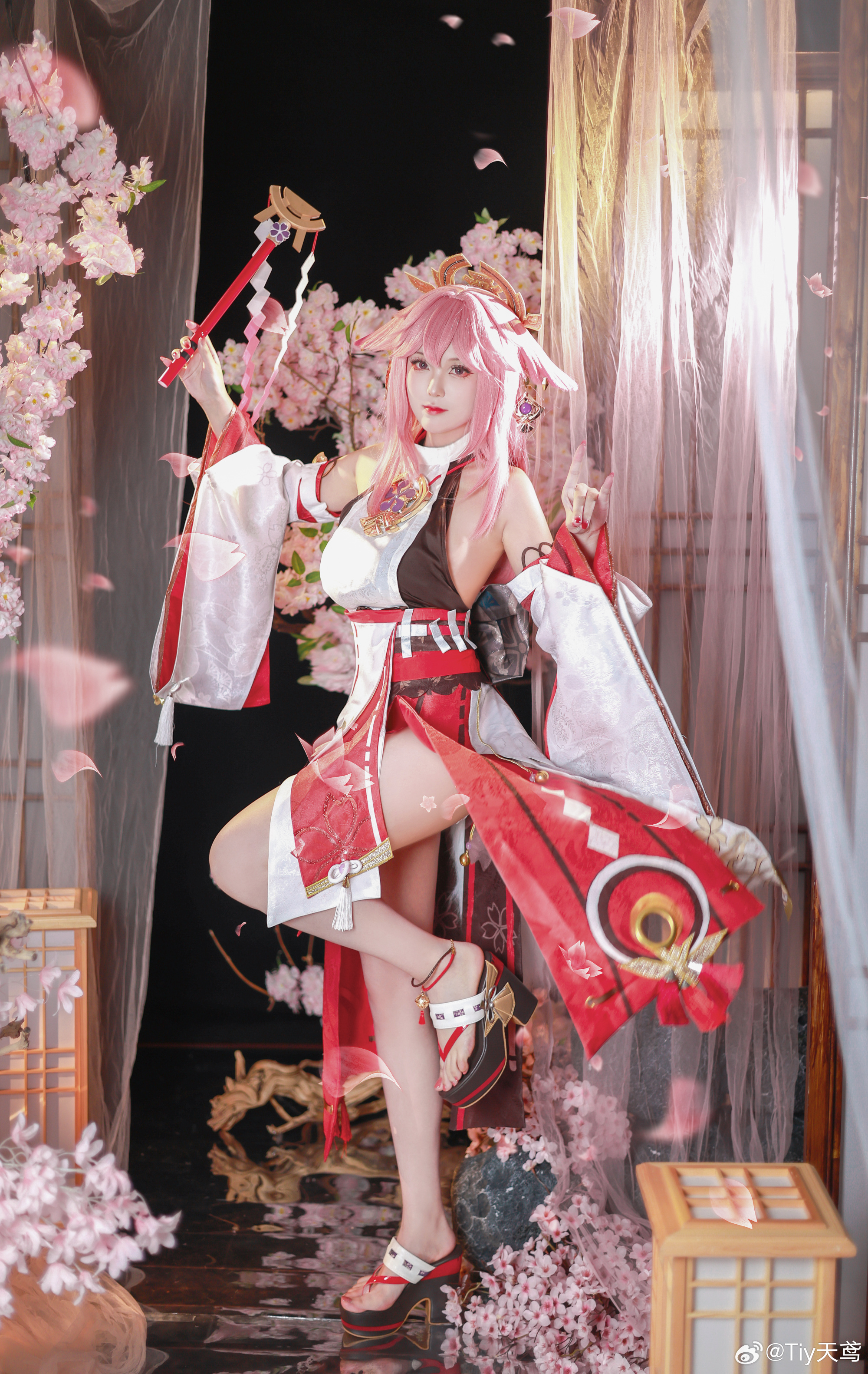S[COS系]  Tiy天鸢 COSPLAY 与我而言，不变也是一种美好，啊呀，可尘世哪是如此不变之物。 原神 八重神子