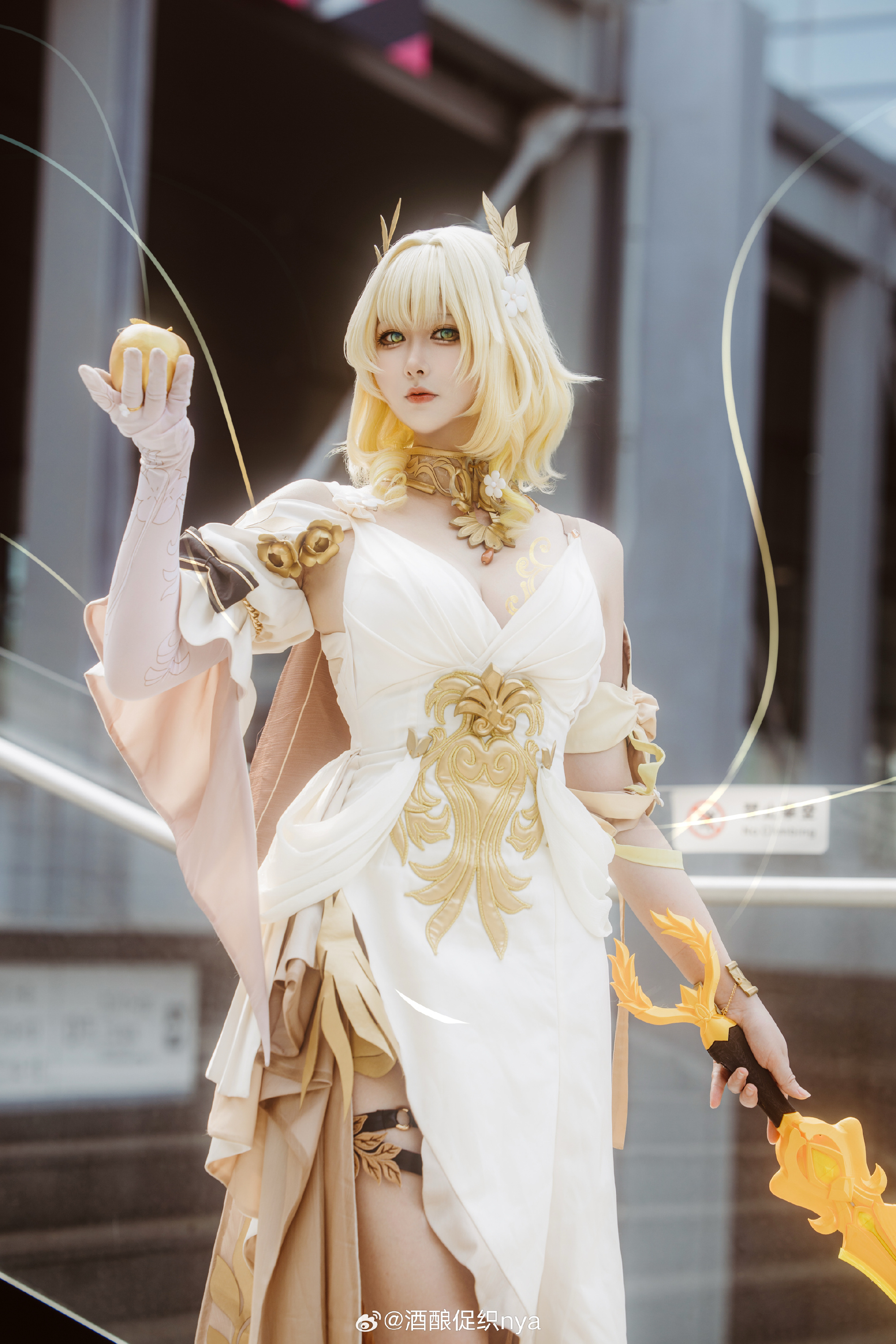 S[COS系] 酒酿促织nya COSPLAY 织者抚弄金丝，连缀命运。 崩坏：星穹铁道 阿格莱雅