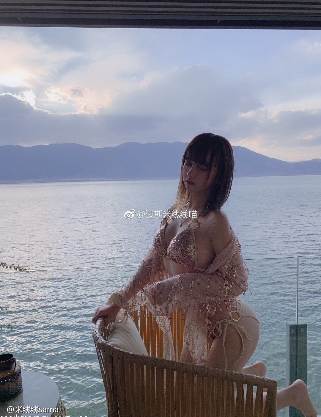 H[COS系] 过期米线线喵 双圈顶流！凭 120多万粉 + 160多 套作品成绅士心头好！！过期米线线喵 COSPLAY 写真图片包合集[167套][持续更新]