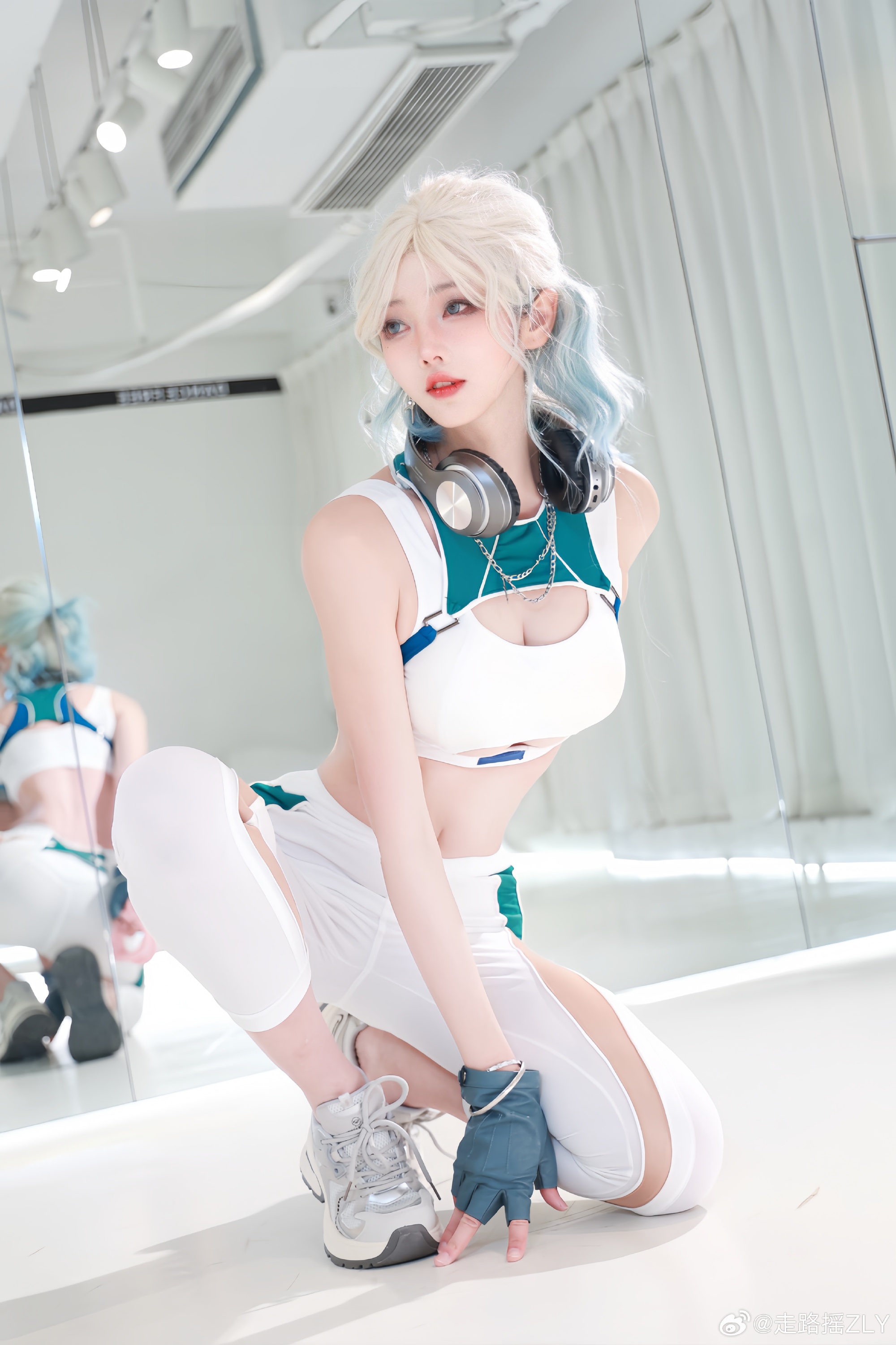 S[COS系] 走路摇ZLY 跟着我的节奏一起摇阿瑶 舞动青春 活力无限