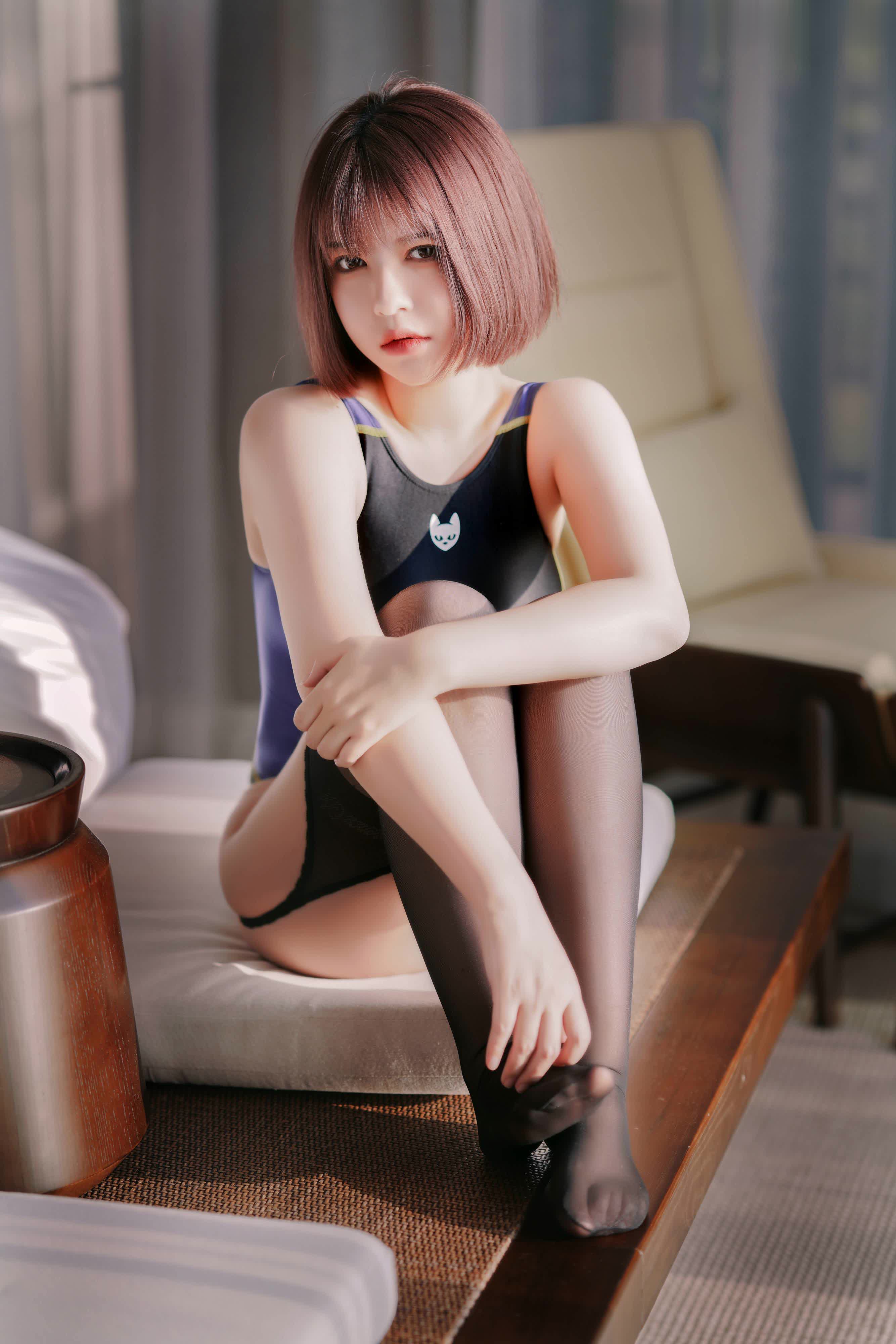 S[COS系] 半半子cos正片  競泳水着を着た彼女 泳衣女孩 半半子cosplay 27P