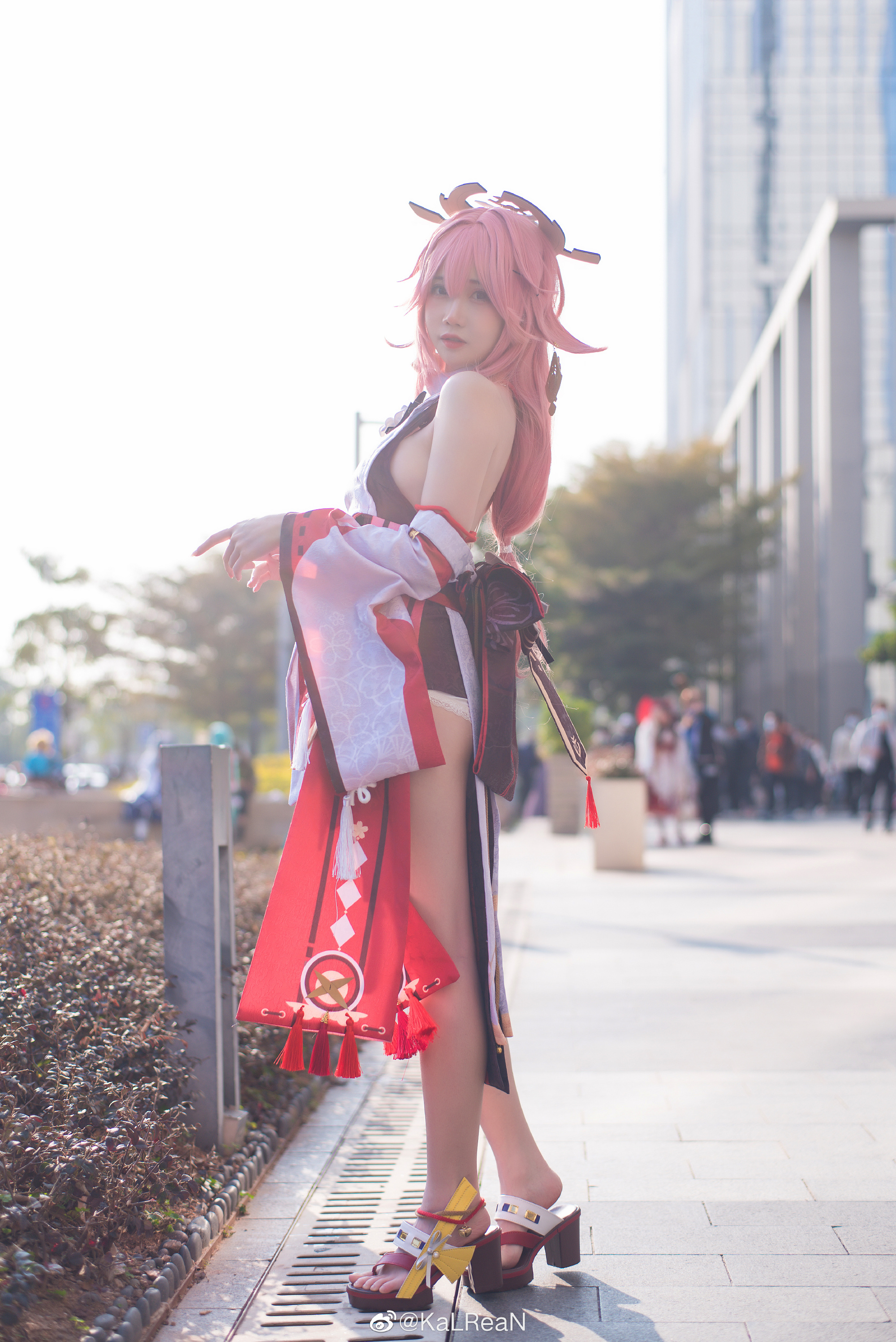 S[COS系] 焖焖碳- coser 的实例展示 正片  原神 八重神子11P