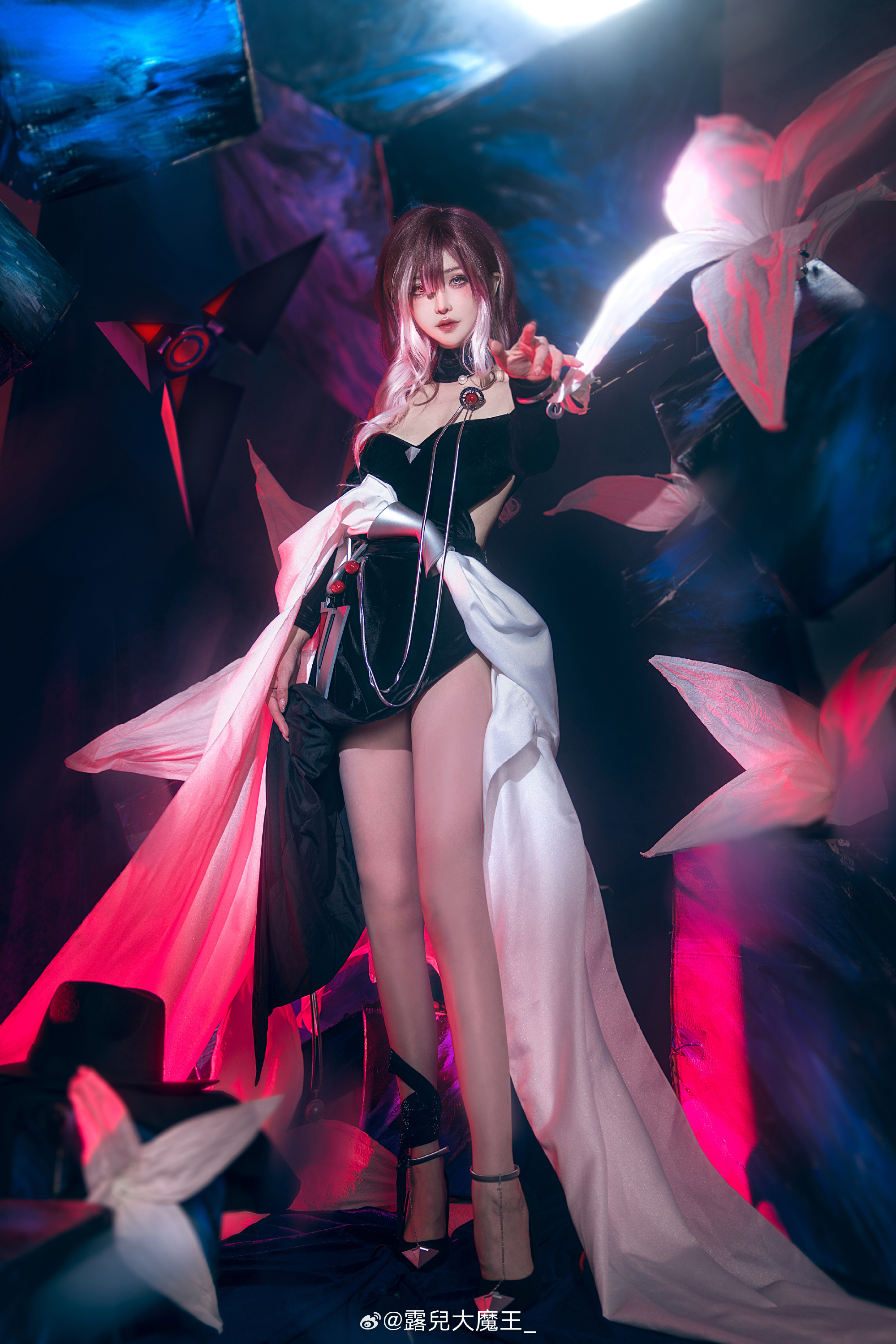 H[COS系] 露兒大魔王 ：上海御姐Coser！172cm大长腿杀疯二次元动漫圈！这腿真是太棒了  露兒大魔王 COSPLAY写真图片包合集[11套][持续更新]