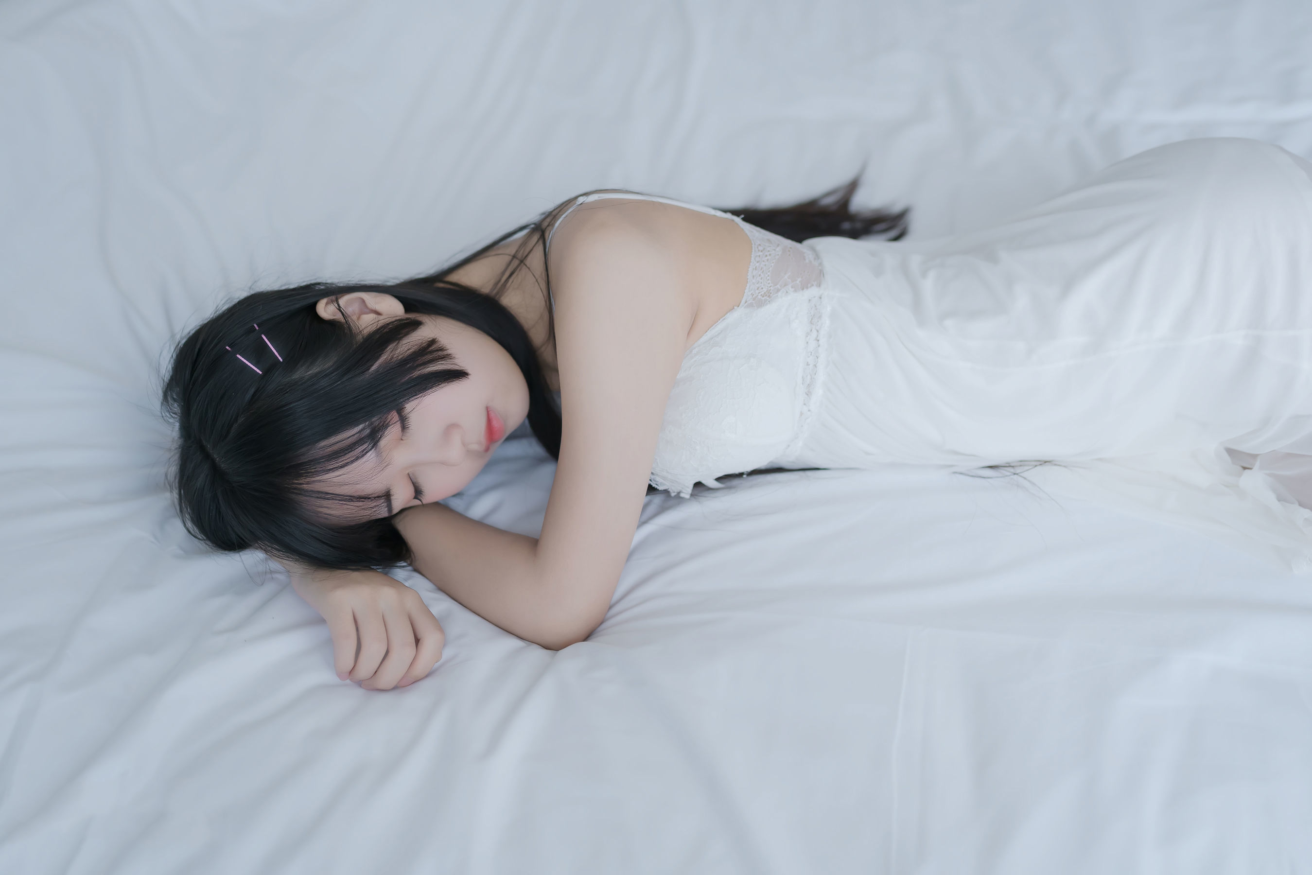 S[COS系] 阳光美少女 萌芽儿o0 正片  白色私房 [35P]