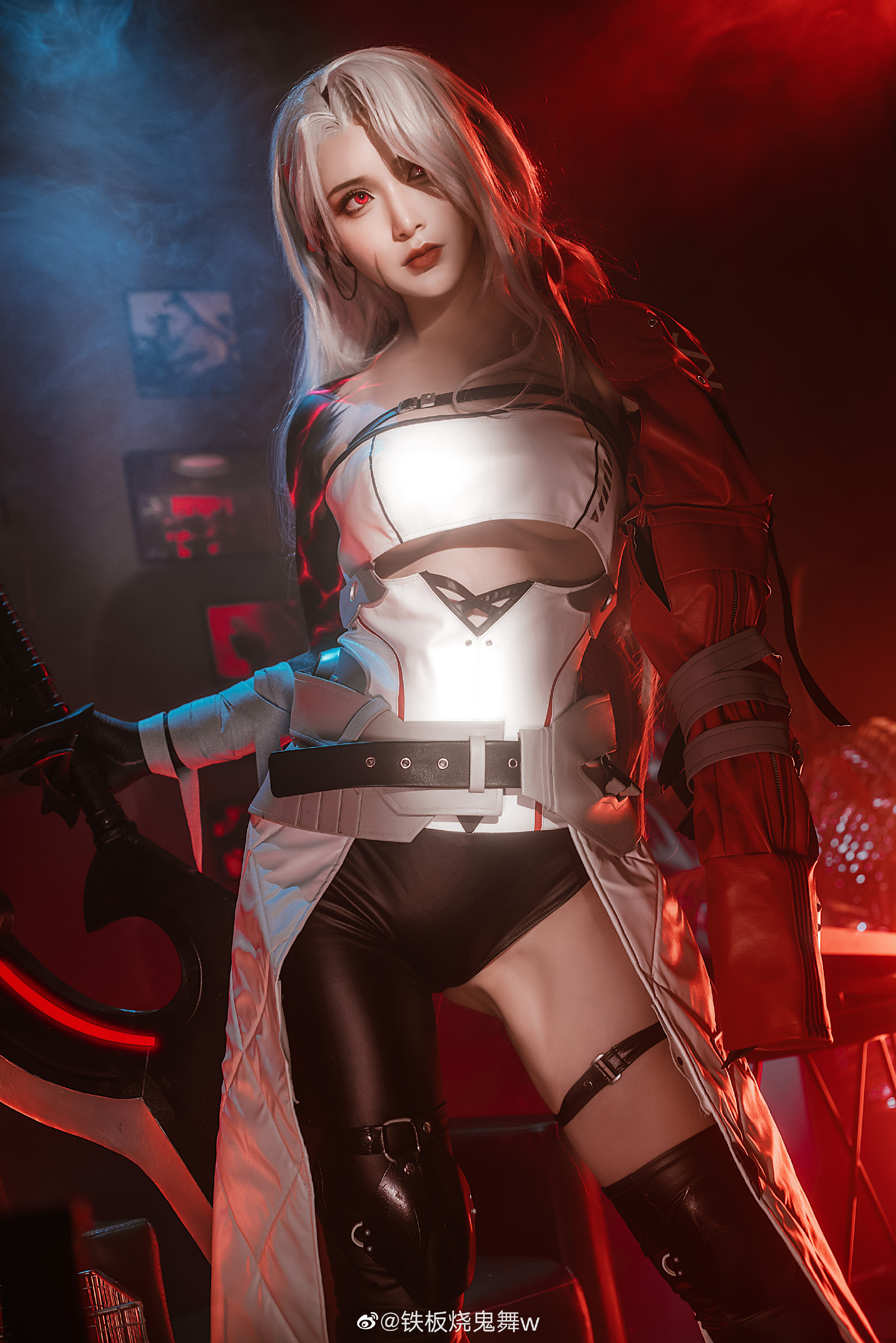 H[COS系] 铁板烧鬼舞w： 漫圈神仙 Coser ！凭还原狂圈粉，多套清凉制服照美到窒息！铁板烧鬼舞 w  COSPLAY 写真图包合集[36套][持续更新]