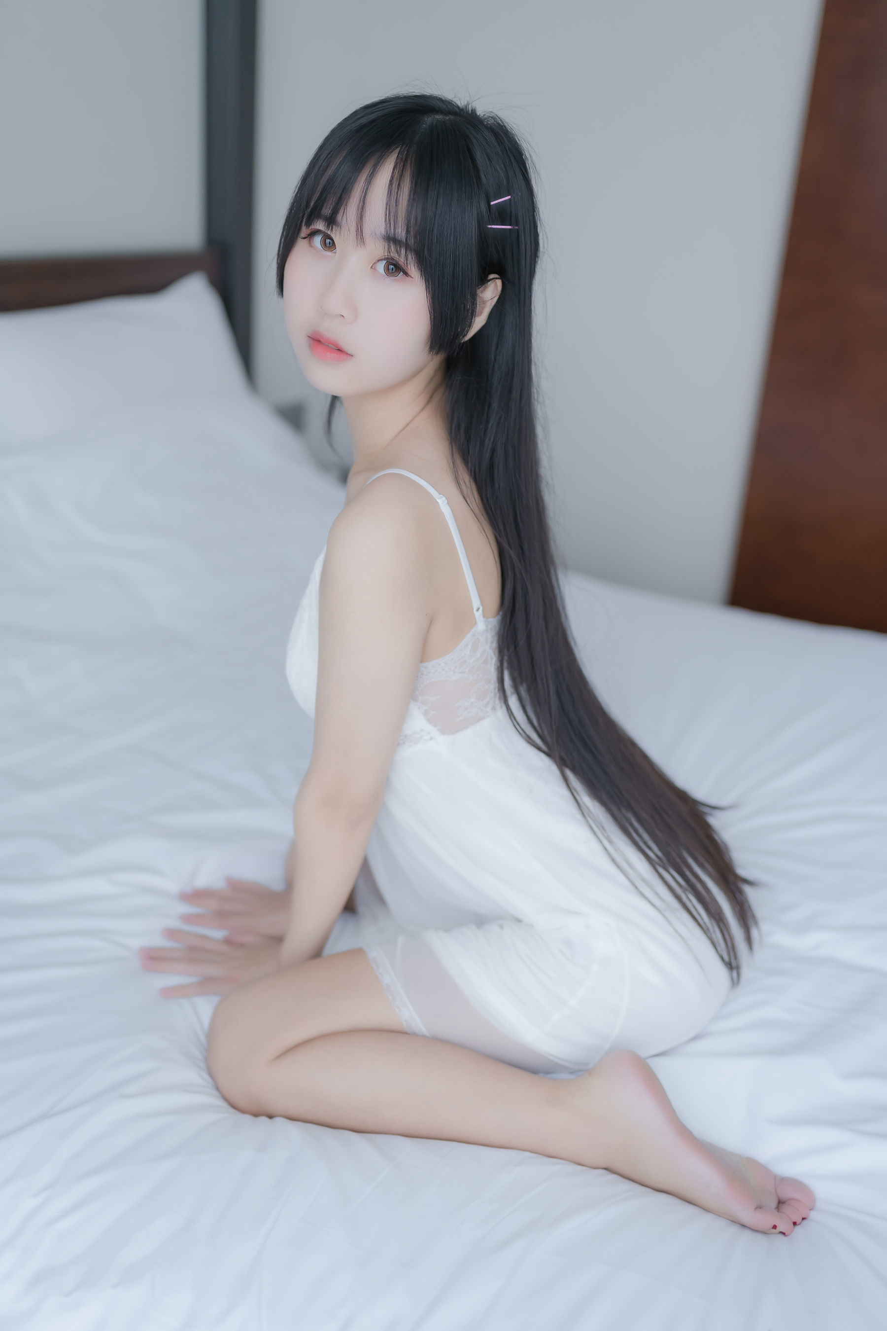 S[COS系] 阳光美少女 萌芽儿o0 正片  白色私房 [35P]