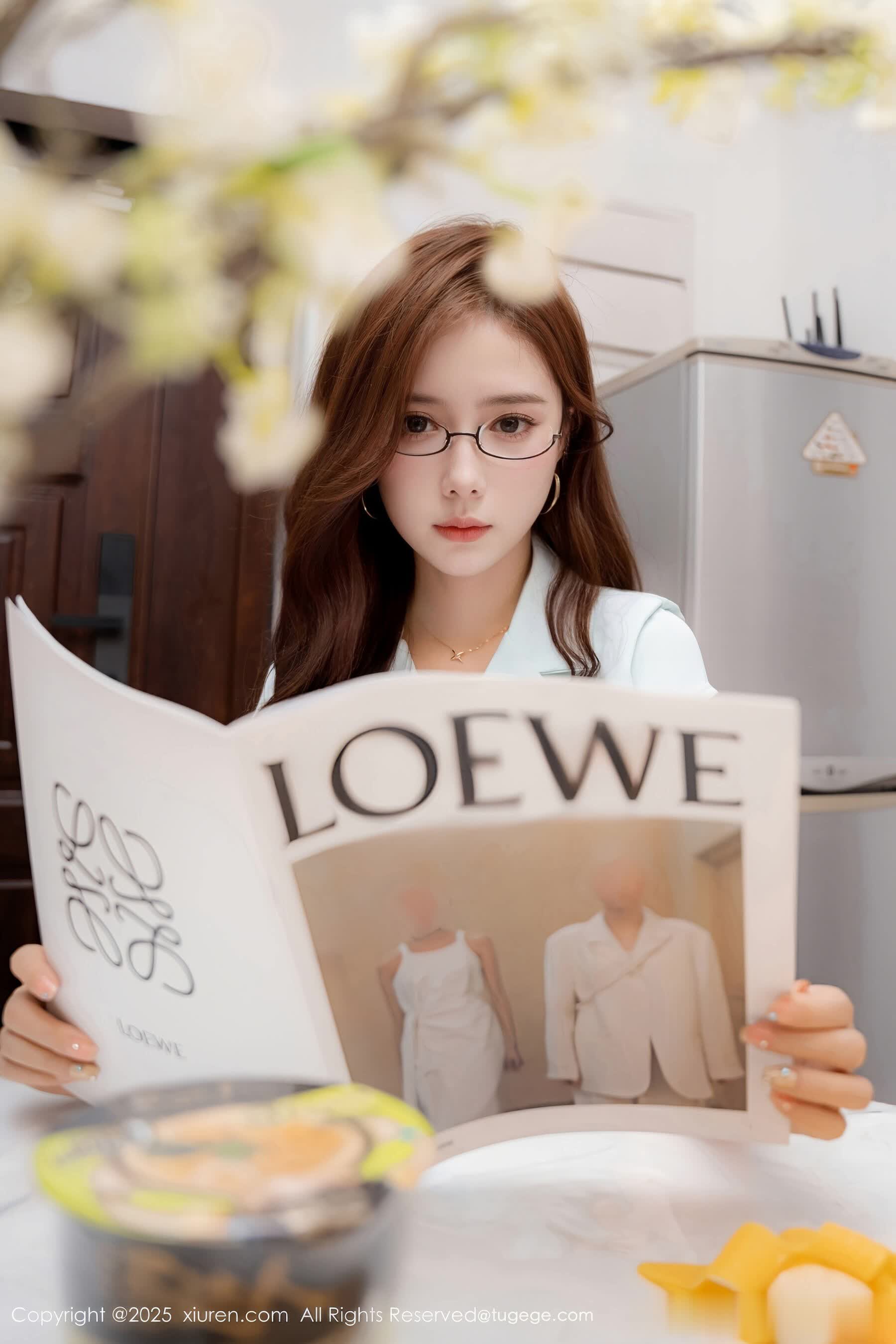 S[秀人系] 秀人网 – NO.11162 – 拍黄瓜girl  部分写真 正片欣赏