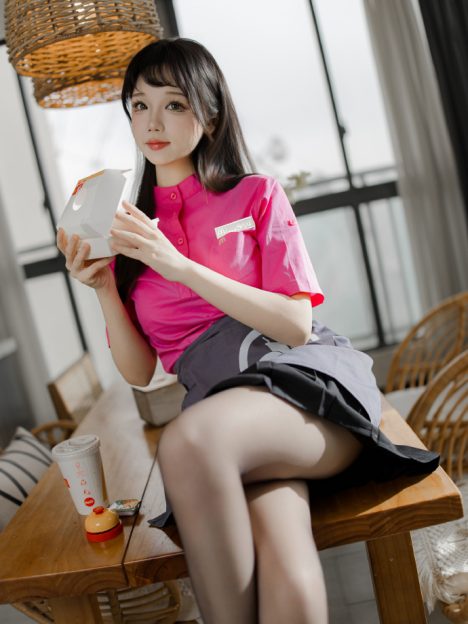 H[COS系] 雪晴Astra/雪晴嘟嘟：武汉甜妹杀疯了！70万粉COSER，卡哇伊脸蛋配魔鬼身材！雪晴Astra COSPLAY写真图包合集[98套][持续更新]