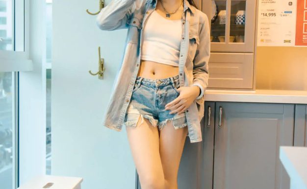 HM[腿足系]《足愉心摄影》又挖到宝！JK制服、小皮鞋、黑色丝袜、打底裤 —— 足愉心摄影 全套写真图片包合集16期[持续更新]