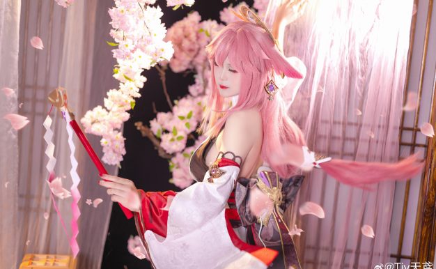 S[COS系]  Tiy天鸢 COSPLAY 与我而言，不变也是一种美好，啊呀，可尘世哪是如此不变之物。 原神 八重神子