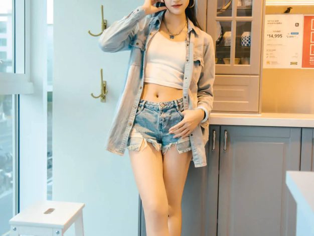 HM[腿足系]《足愉心摄影》又挖到宝！JK制服、小皮鞋、黑色丝袜、打底裤 —— 足愉心摄影 全套写真图片包合集16期[持续更新]