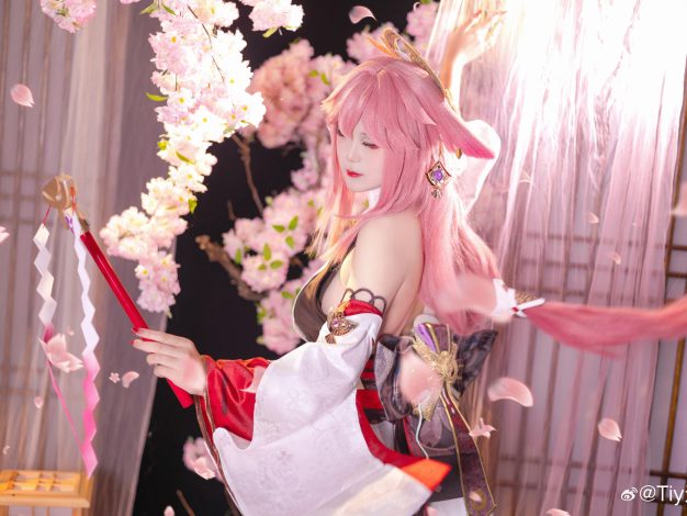 S[COS系]  Tiy天鸢 COSPLAY 与我而言，不变也是一种美好，啊呀，可尘世哪是如此不变之物。 原神 八重神子