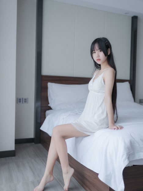 H[COS系] 萌芽儿o0 : 00后Coser黑马！广东萌妹四十万粉凭啥圈疯二次元？萌芽儿o0  COSPLAY写真图片包合集[62套][持续更新]