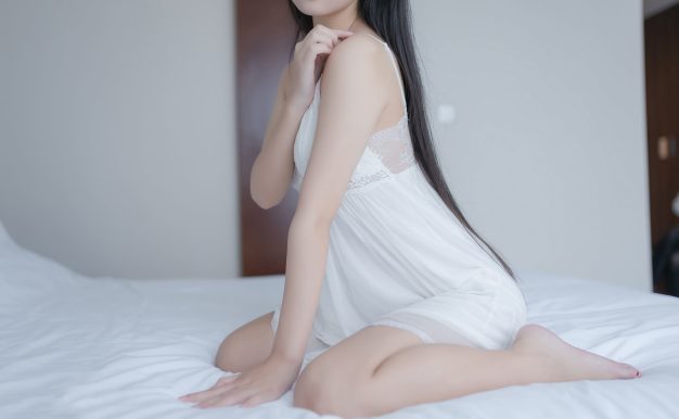 S[COS系] 阳光美少女 萌芽儿o0 正片  白色私房 [35P]