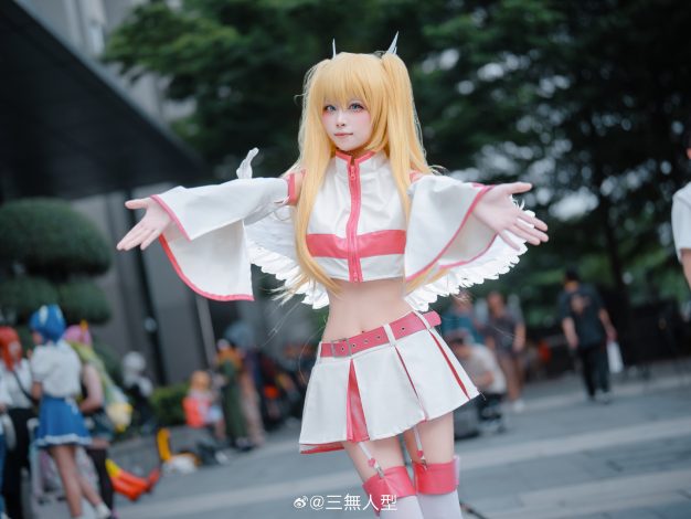 S[COS系] 如果是2.5次元的话那她就是  三無人型 cosplay 欣赏
