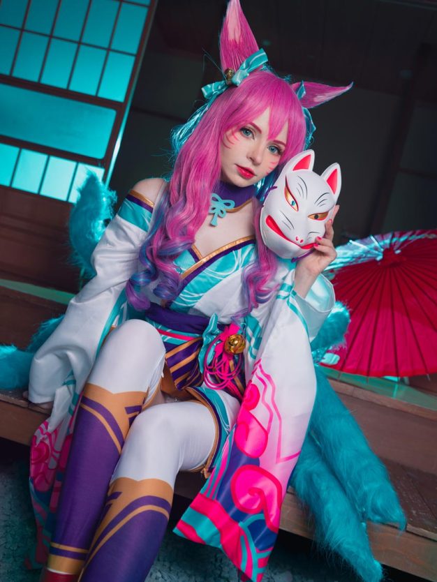 H[COS系] 爱尔兰 Peach milky: 爆火！爱尔兰萝莉COSER Peach milky，凭颜值圈粉百万，原神芭芭拉神还原COSPLAy 写真作品合集[35套][持续更新]