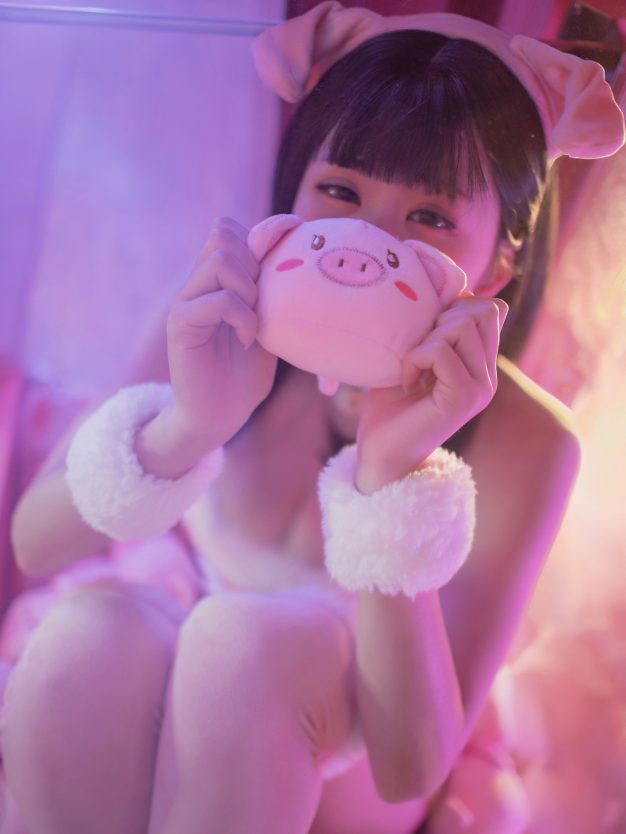 H[COS系] 风华已逝的圈内传奇：深度解析 COSER 爱老师_PhD 的起落人生 爱老师_PhD 写 真 美女图片包合集[47套][Cosplay]
